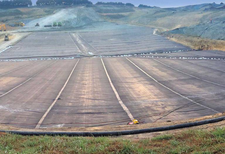 dam lining hampton downs